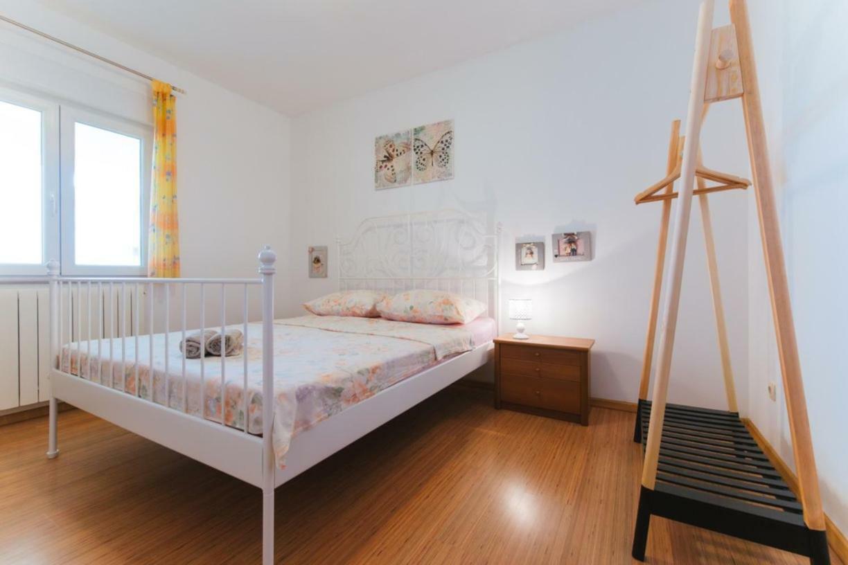 Loreanto Duće Esterno foto